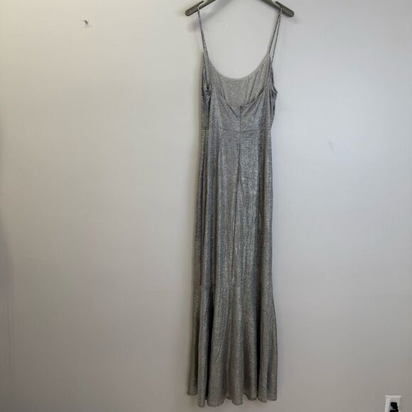 Hutch - Picture 9 of 13